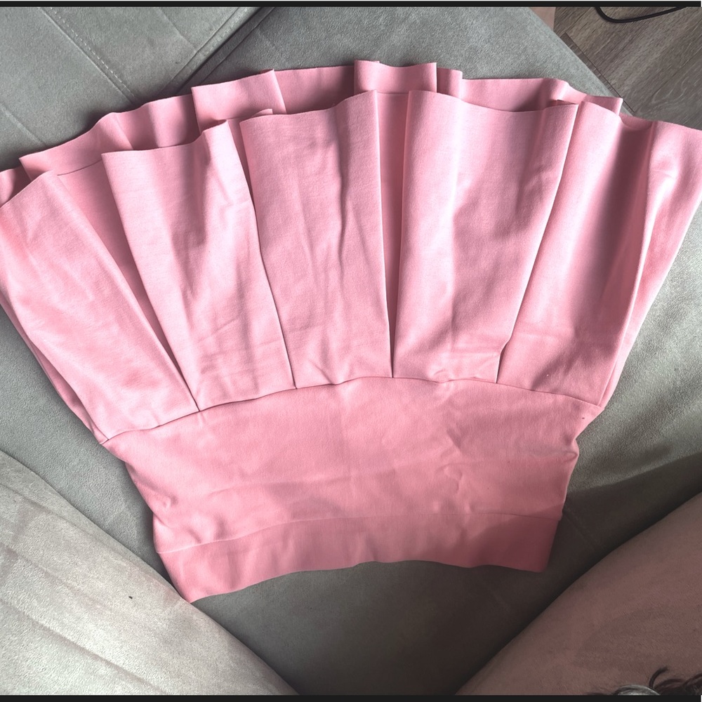 DOLLS KILL PINK PLEATED SKIRT - SIZE LARGE